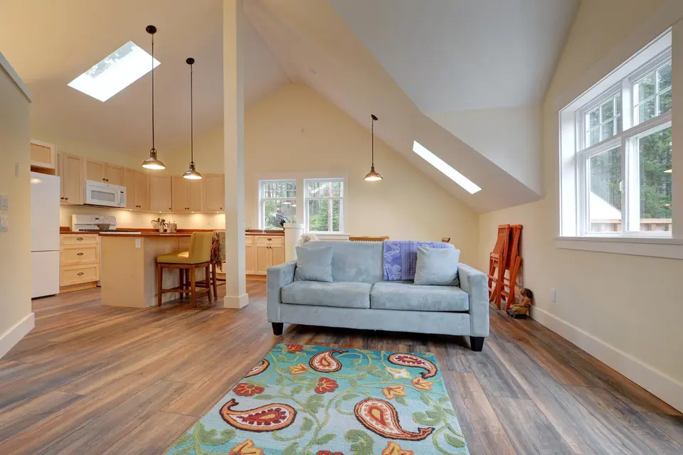 Loft LR.jpg
