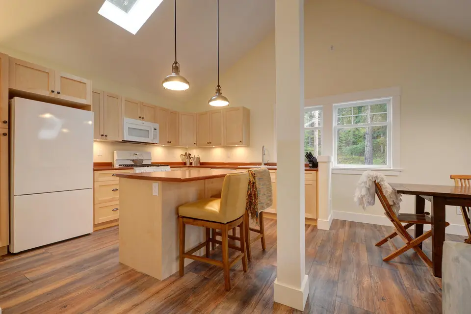 Loft kitchen 1.jpg