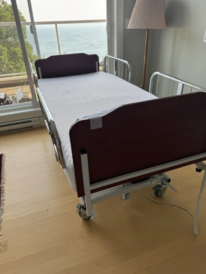 Hosp bed 3.JPG