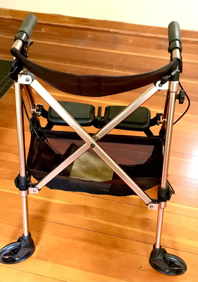 ROLLATOR 3.jpg